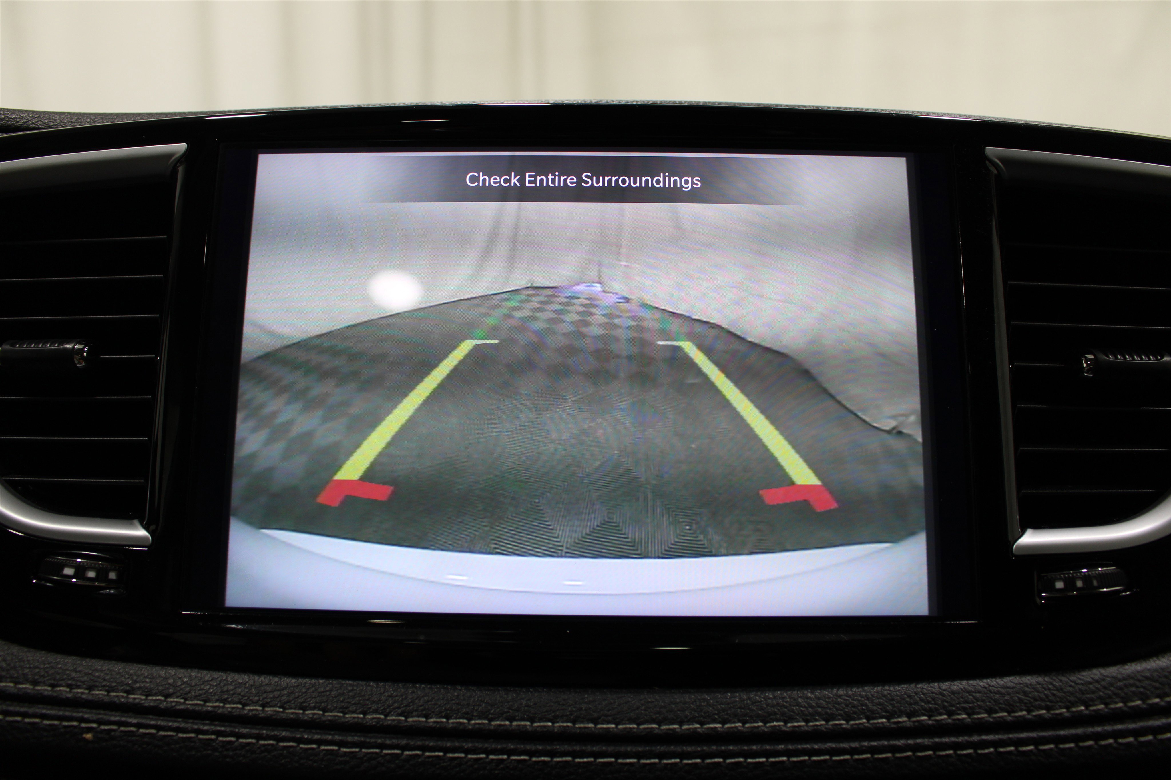Used 2023 Bright White Clearcoat Chrysler Limited image 15