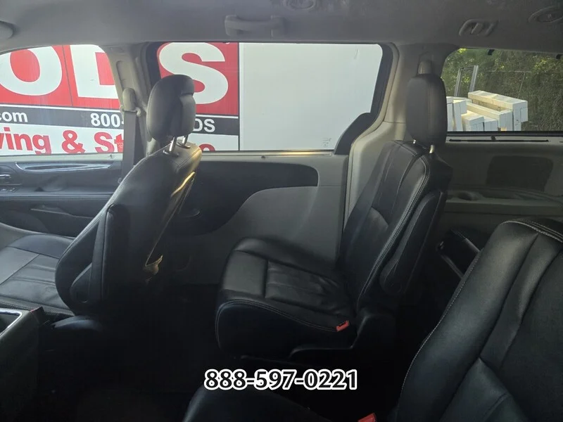 Used 2016 Crystal Metallic CHRYSLER Touring image 4