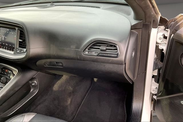 Used 2022 White Dodge SXT image 15