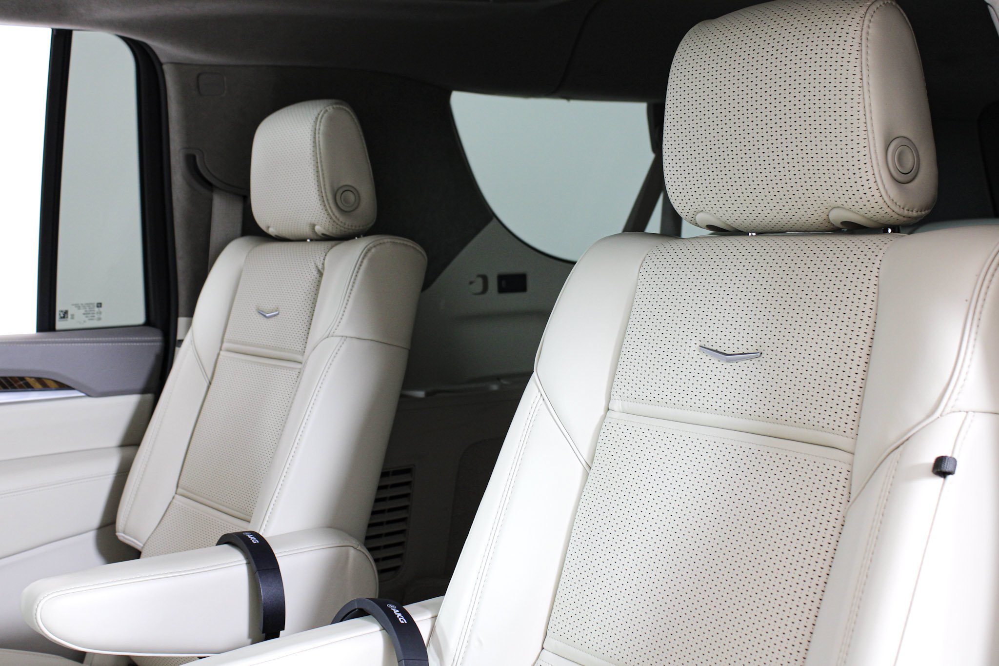 Used 2025 Crystal White Tricoat Cadillac Sport Platinum image 40