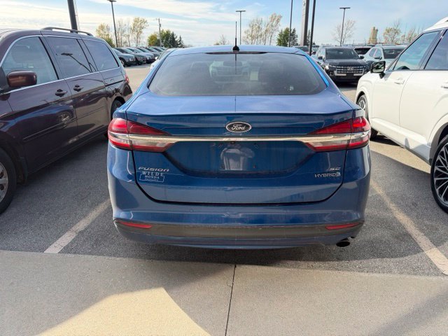 Used 2018 Lightning Blue Ford SE image 4