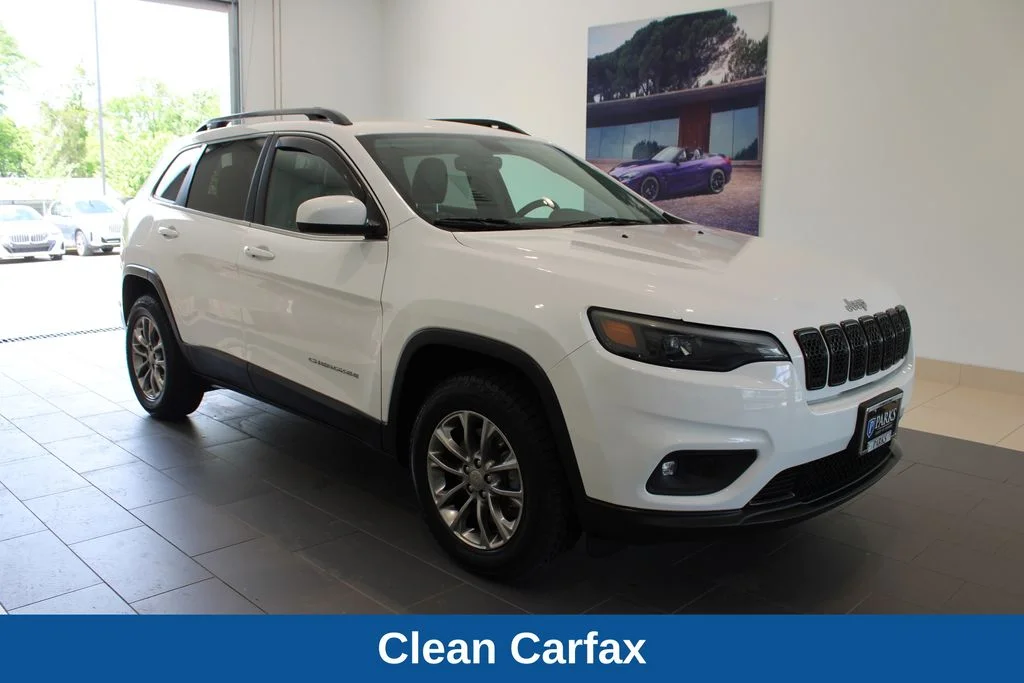 Used 2019 Bright White Clearcoat Jeep Latitude Plus image 2