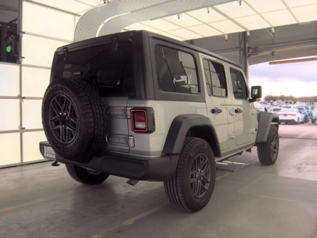 Used 2024 Silver Jeep Sport S image 2