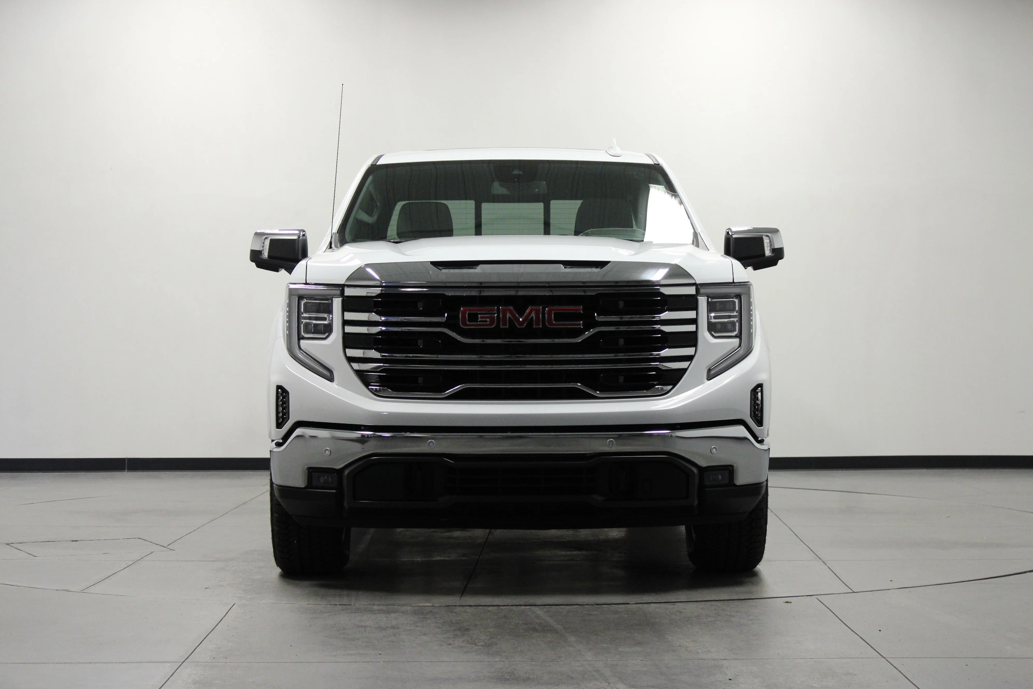 New 2026 Summit White GMC SLT image 9