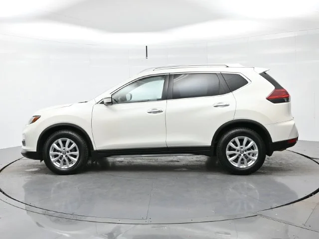Used 2018 Pearl White Nissan SV image 4