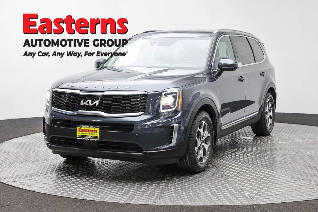 Used 2022 Gray Kia EX image 1
