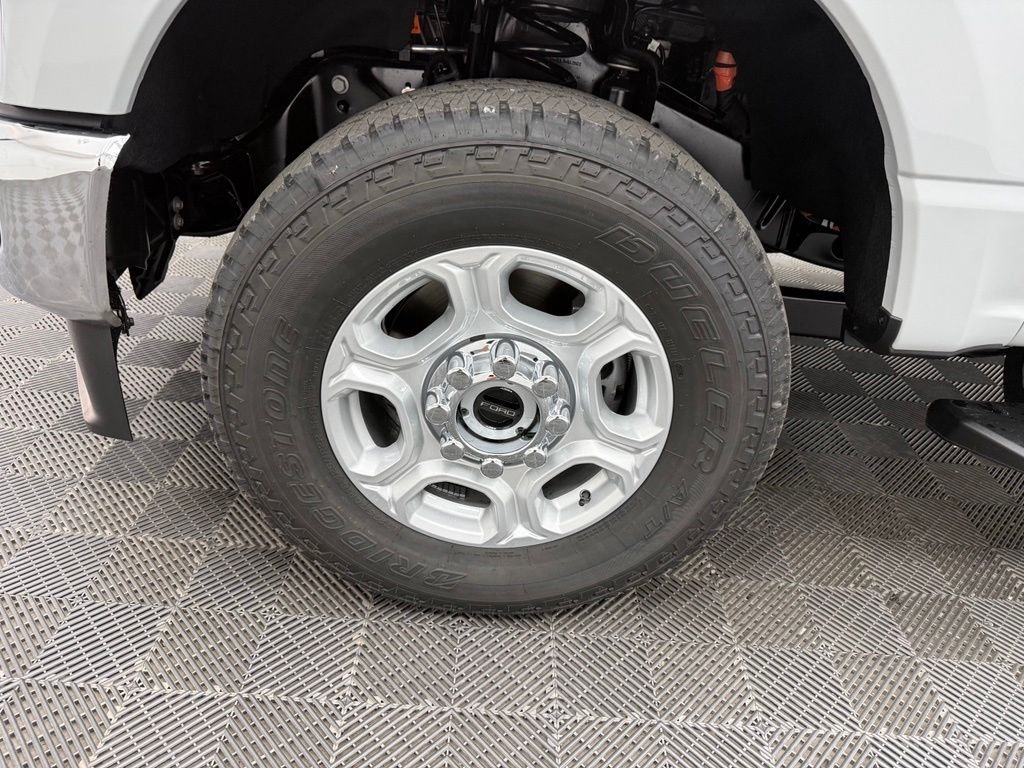 New 2026 White Ford XLT image 16