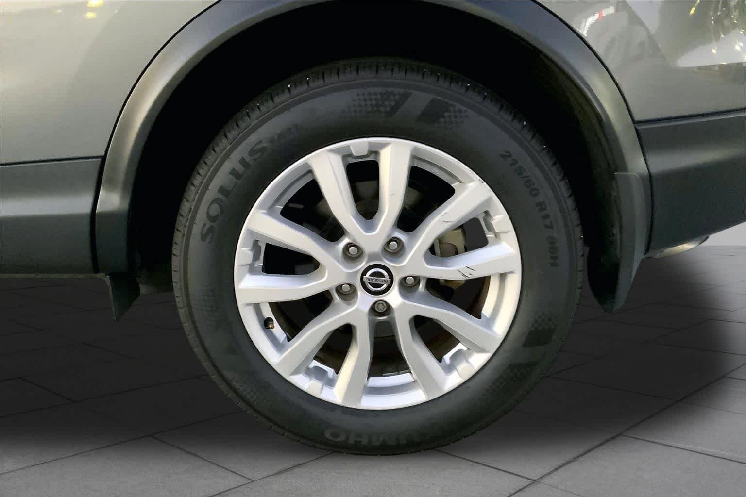 Used 2022 Gun Metallic Nissan S image 10