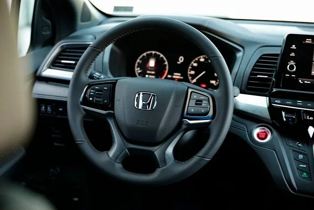 New 2026 Platinum White Pearl Honda Sport-L image 22
