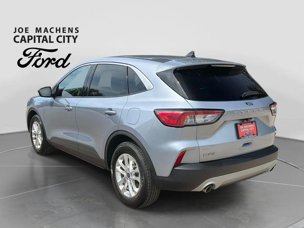 Used 2022 Blue Ford SE image 7