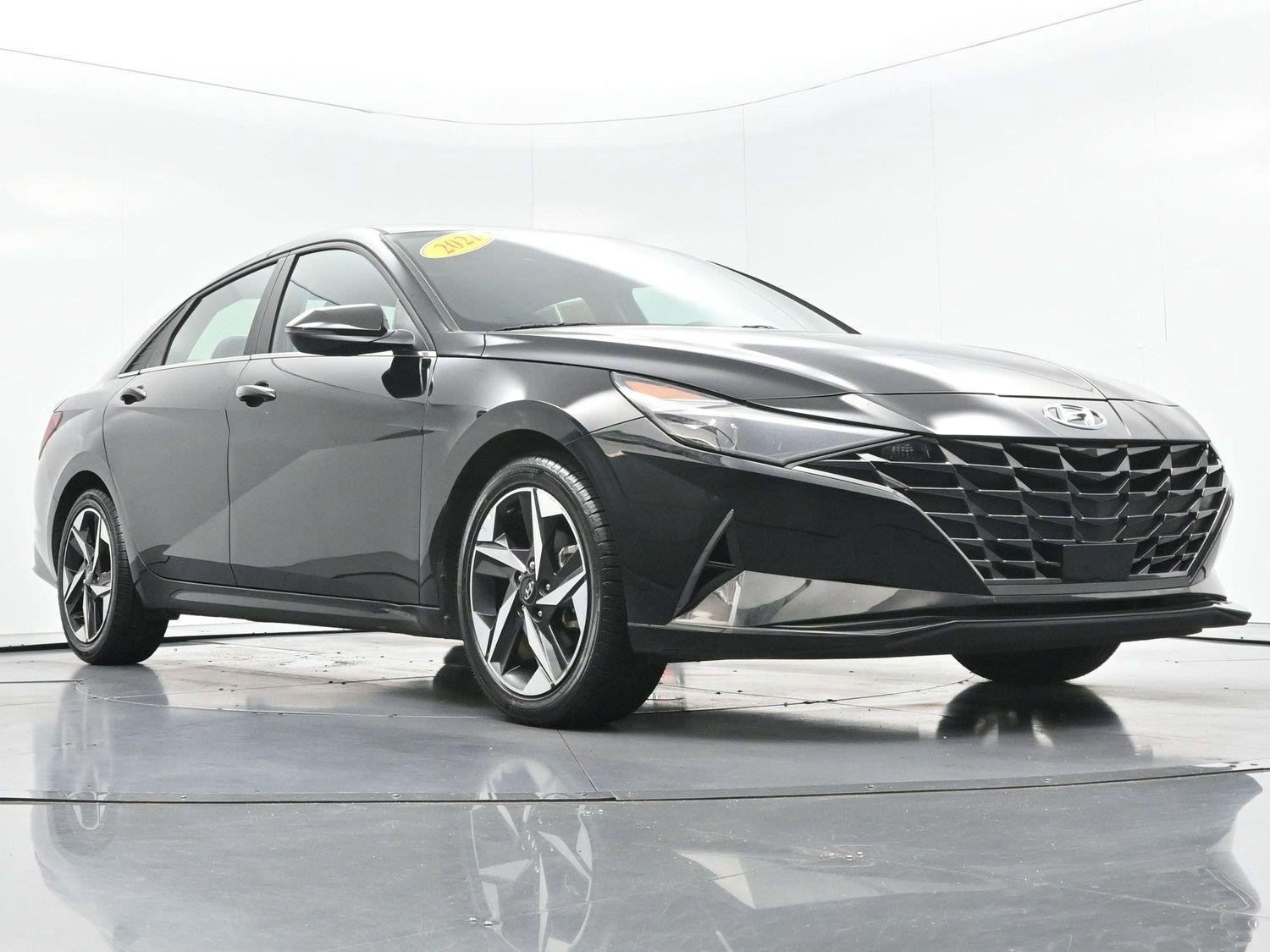 Used 2021 Phantom Black Hyundai Limited image 45