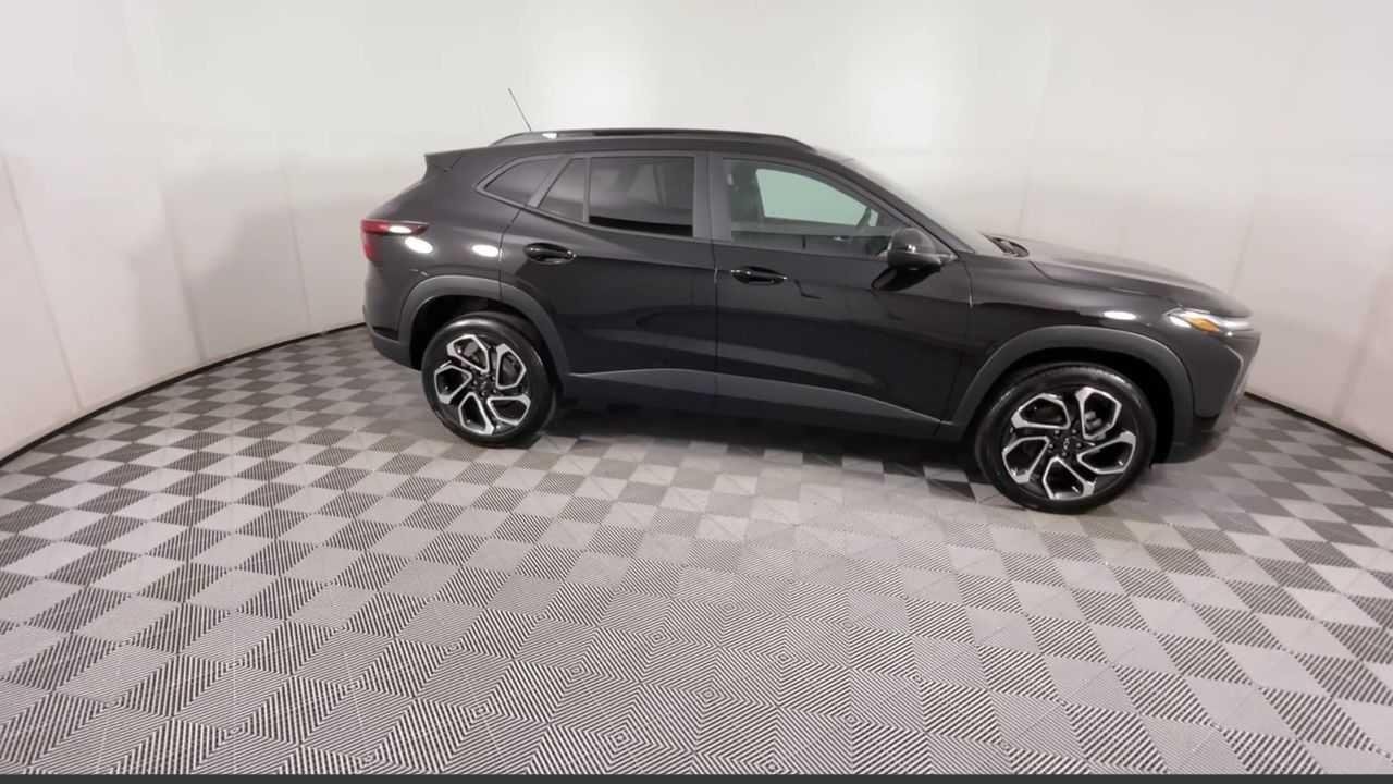 2025 Chevrolet Trax RS - Photo 9