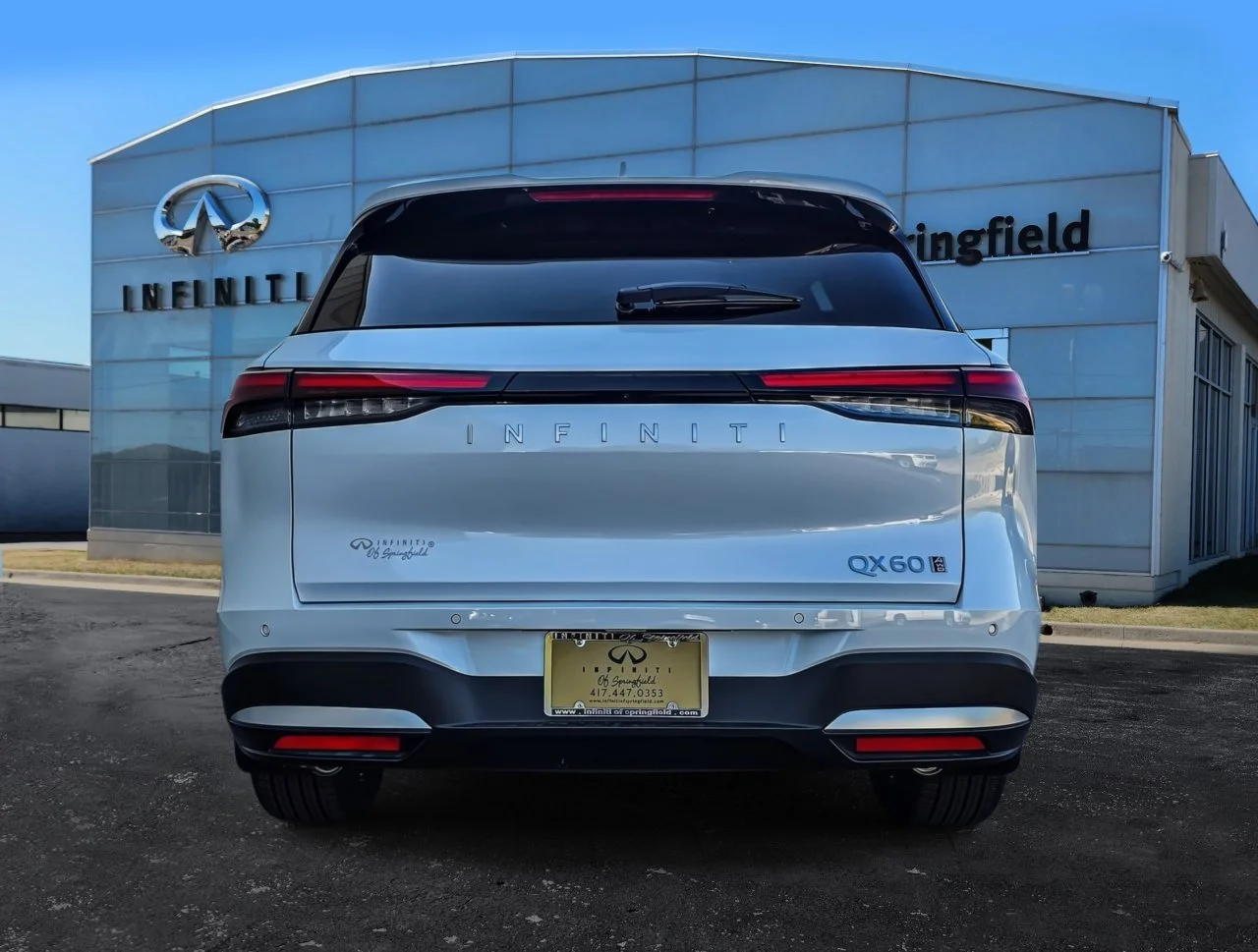 New 2027 RADIANT WHITE INFINITI Luxe AWD image 5