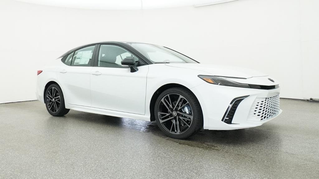 New 2026 Wind Chill Pearl with Midnight Black Metallic roof Toyota XSE image 9