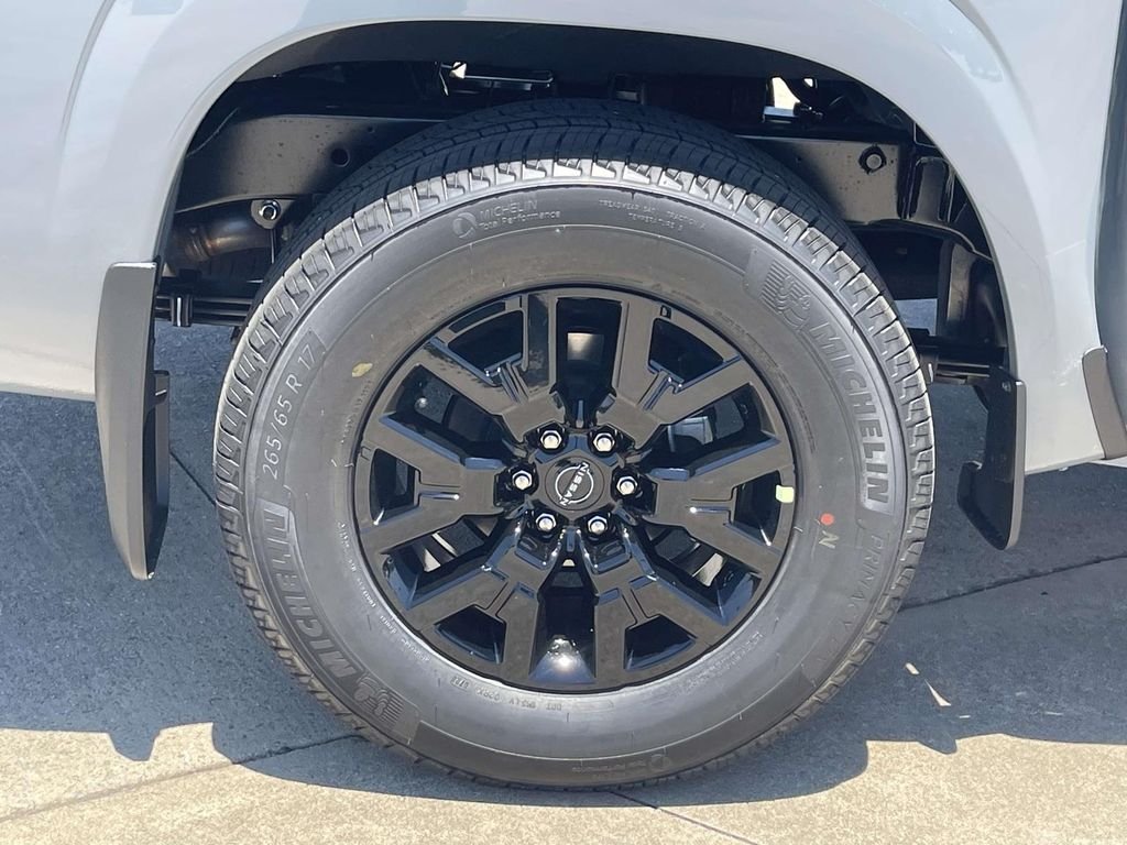 New 2026 Boulder Gray Pearl Nissan Crew Cab SV image 7