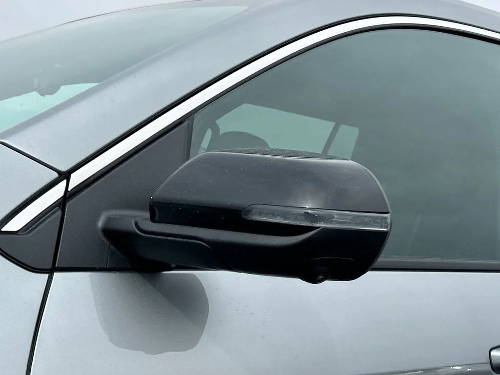 New 2026 Sterling Metallic GMC Elevation image 14