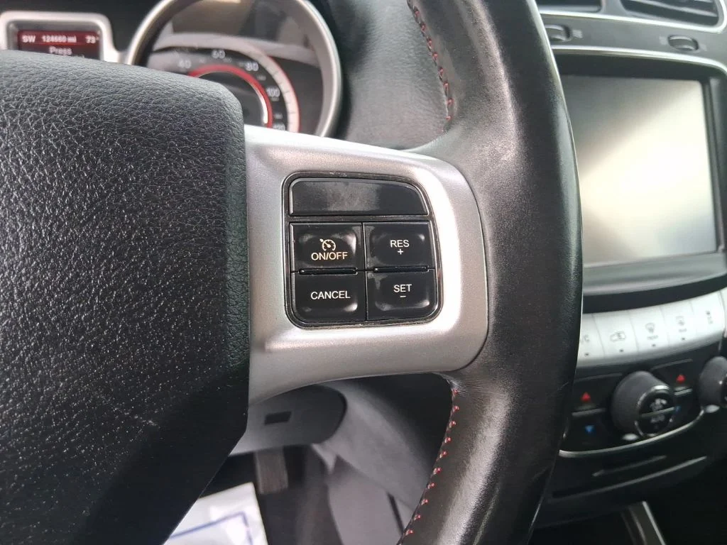 Used 2013 Brilliant Black Crystal Pearlcoat Dodge R/T image 19