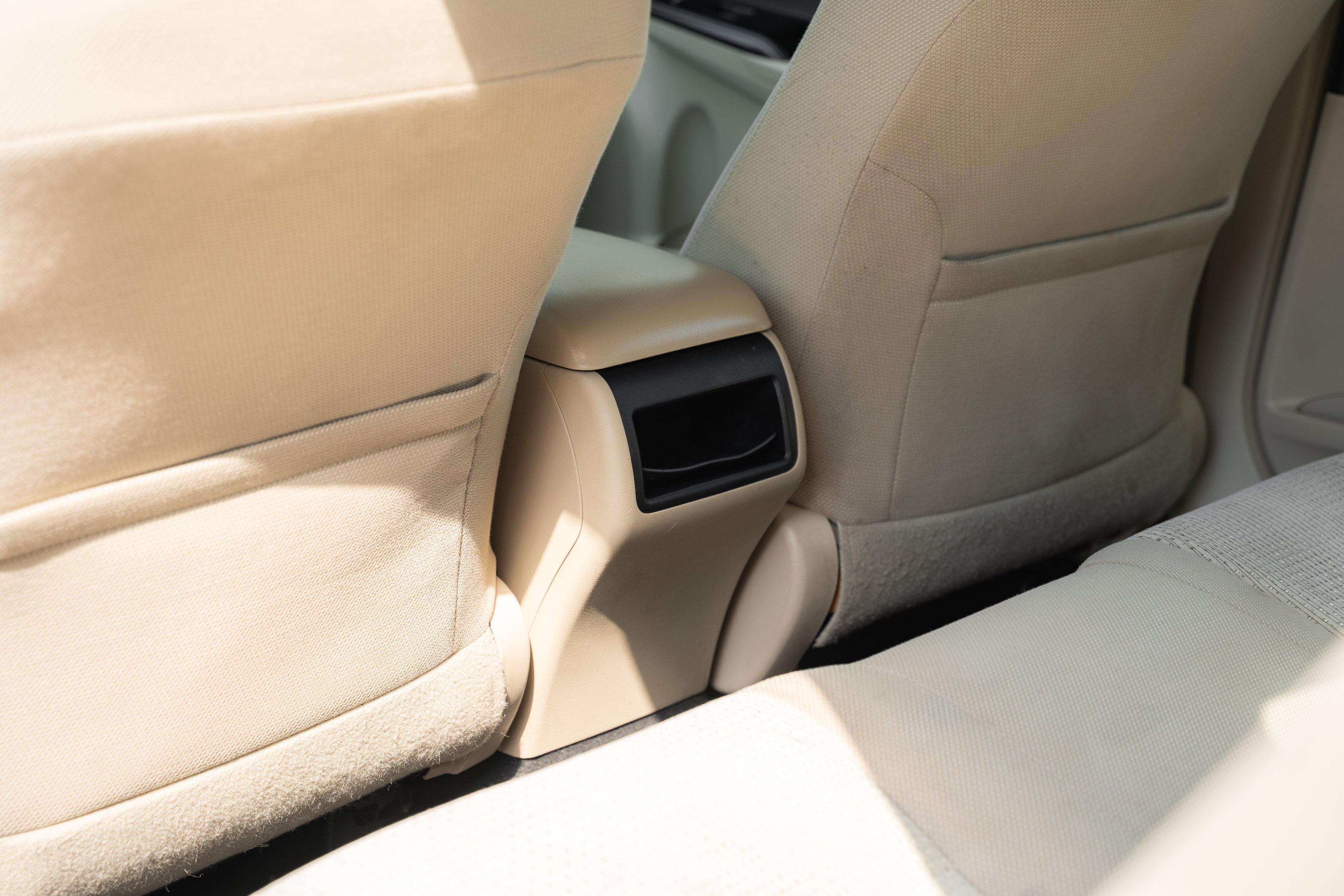 Used 2014 Barcelona Red Metallic Toyota LE image 22