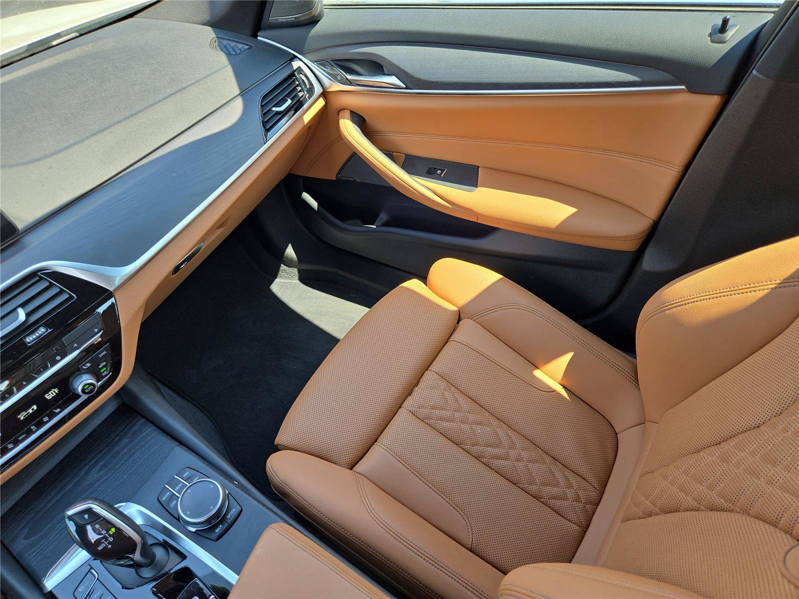 2023 BMW 5 Series 530i - Photo 15