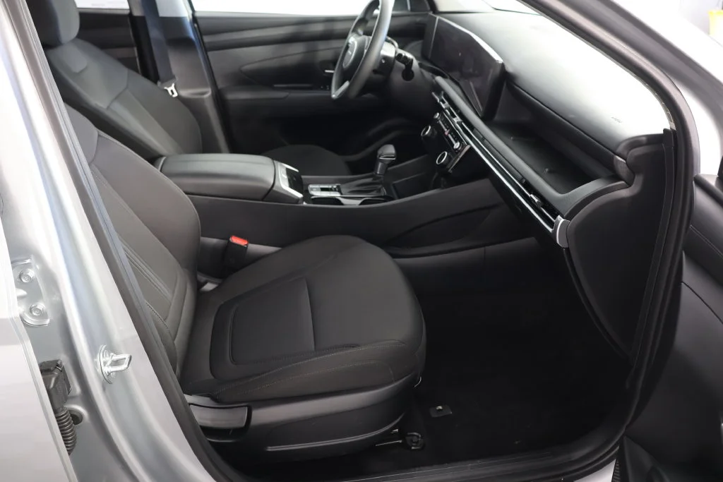 Used 2025 Shimmering Silver Hyundai SEL image 23