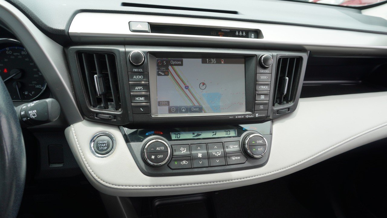 Used 2017 Red Toyota Limited image 17