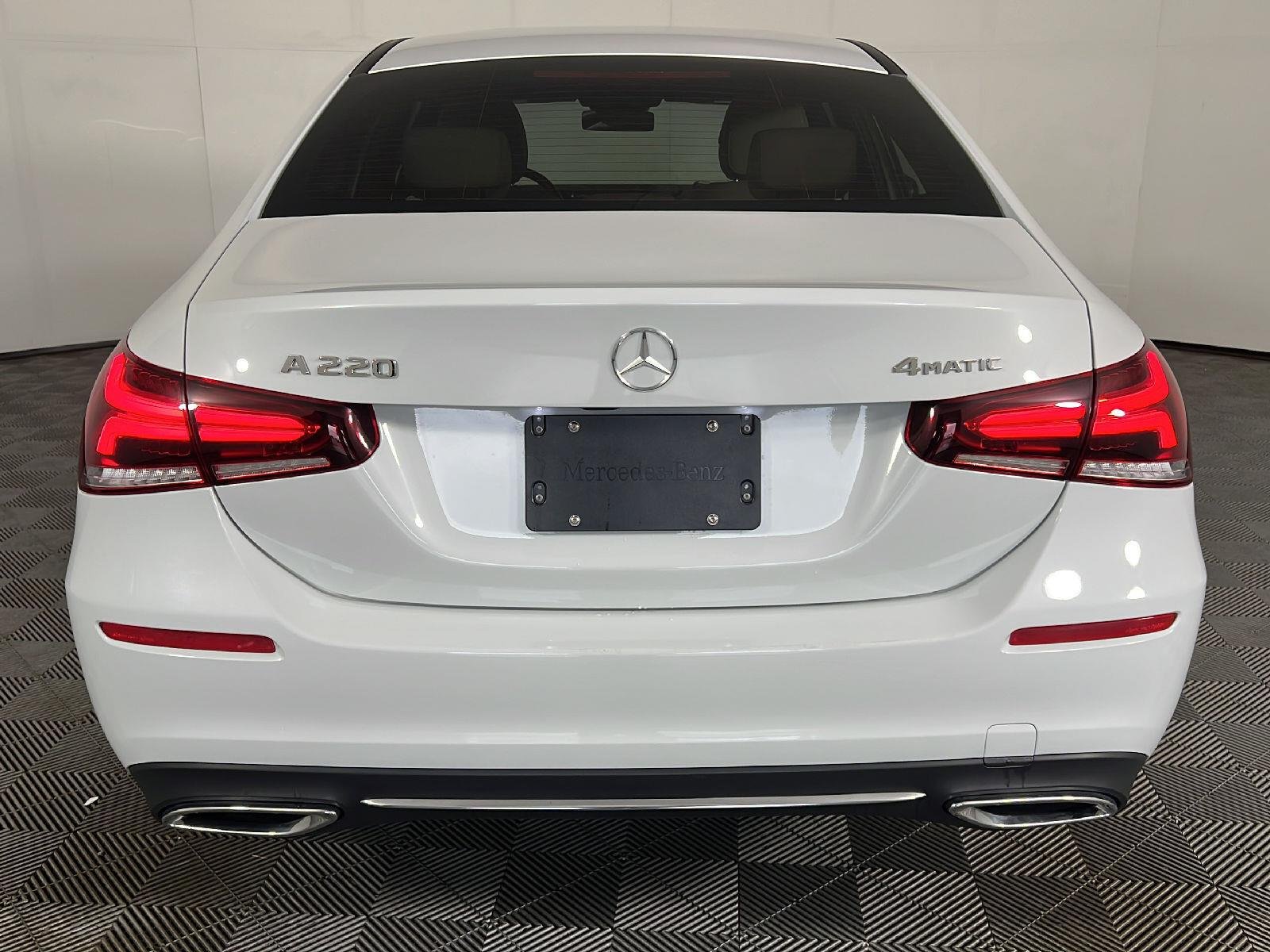 Used 2022 Digital White Metallic Mercedes-Benz A 220 image 20