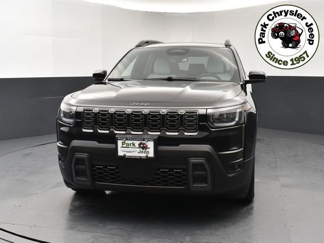 New 2026 Diamond Black Crystal Pearl-Coat Exterior Paint Jeep Limited image 2