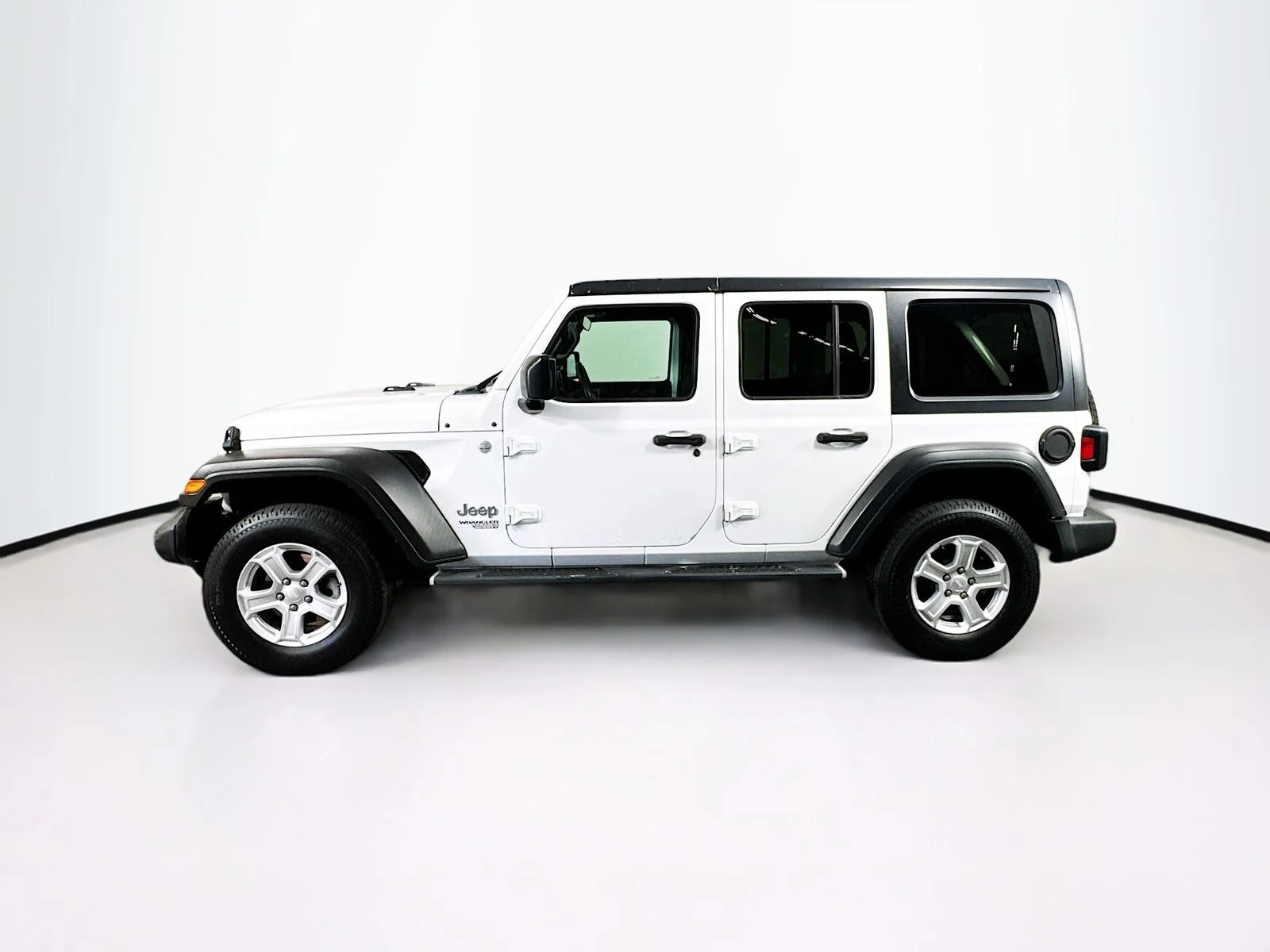 Used 2019 White Jeep Unlimited Sport S image 4