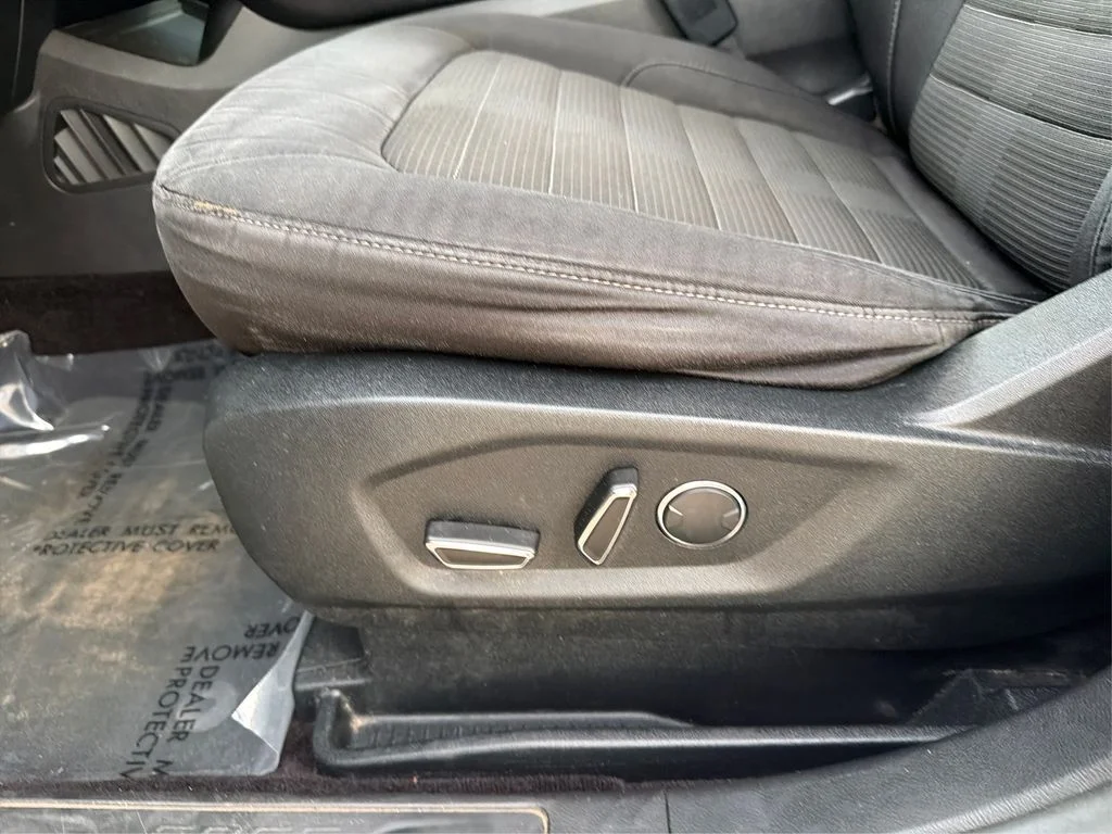 Used 2016 Ingot Silver Metallic Ford SEL image 19