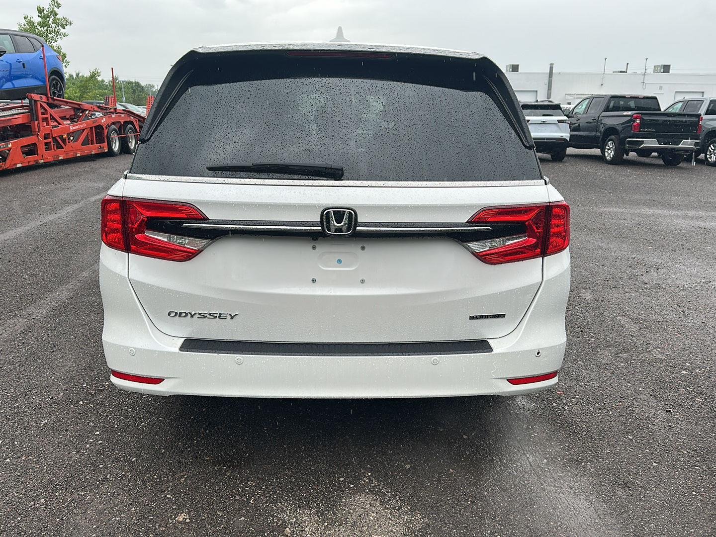 Used 2023 Platinum White Pearl Honda Touring image 5