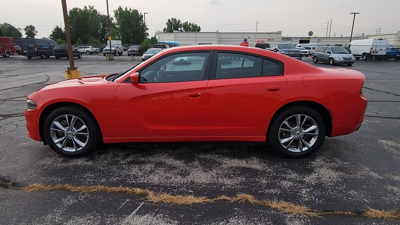 Used 2022 Red Dodge SXT image 5