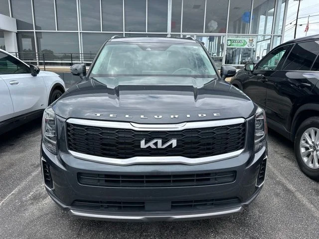 Used 2022 Gray Kia S image 3