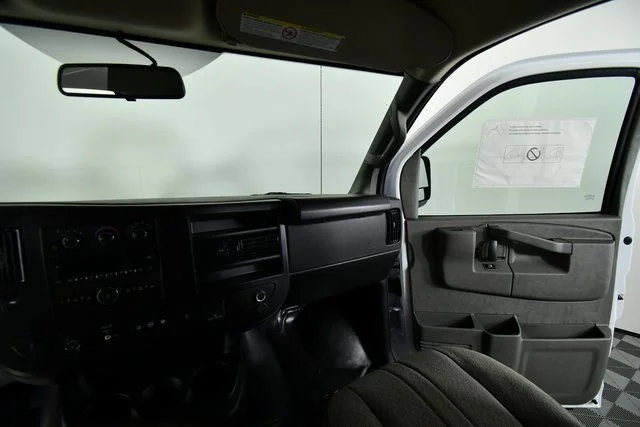 2025 Chevrolet Express Cargo Work Van - Photo 20