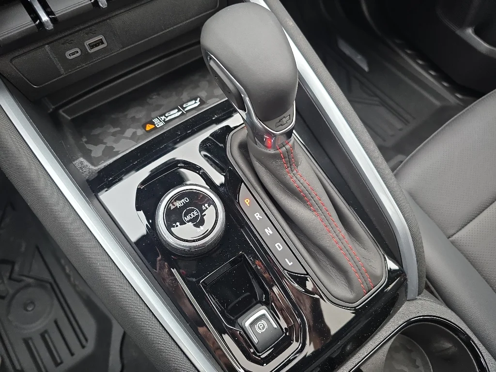 2026 Chevrolet Colorado Z71 - Photo 11
