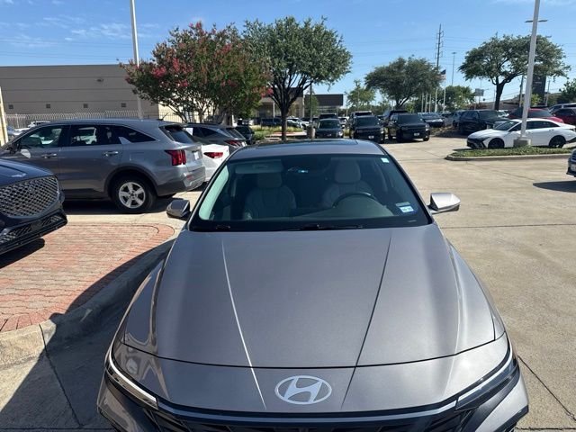 Used 2024 Silver Hyundai Limited image 4