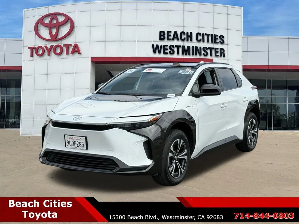 Certified Used 2025 Beige Toyota XLE image 6