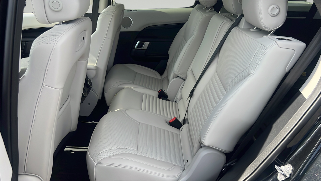 Used 2025 Black Land Rover S image 14