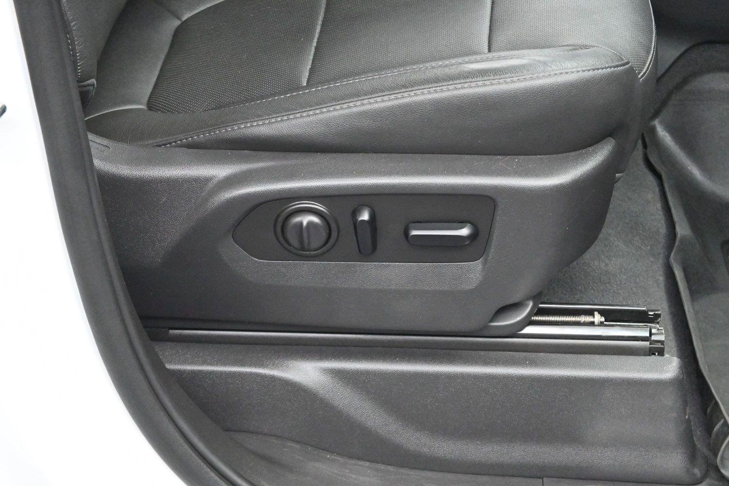 Used 2019 SUMMIT WHITE GMC SLT image 33