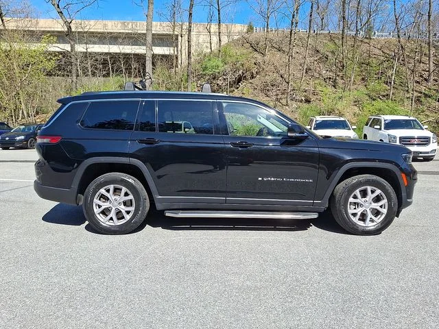 Used 2022 Black Jeep Limited image 9