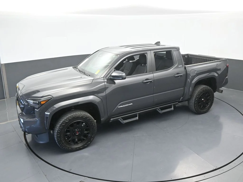 Used 2025 Underground Toyota SR5 image 53