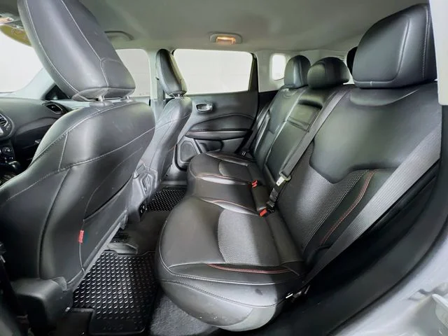 Used 2019 Silver Jeep Trailhawk image 22