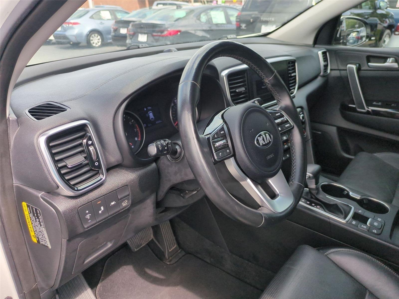 Used 2022 Snow White Pearl Kia EX image 19