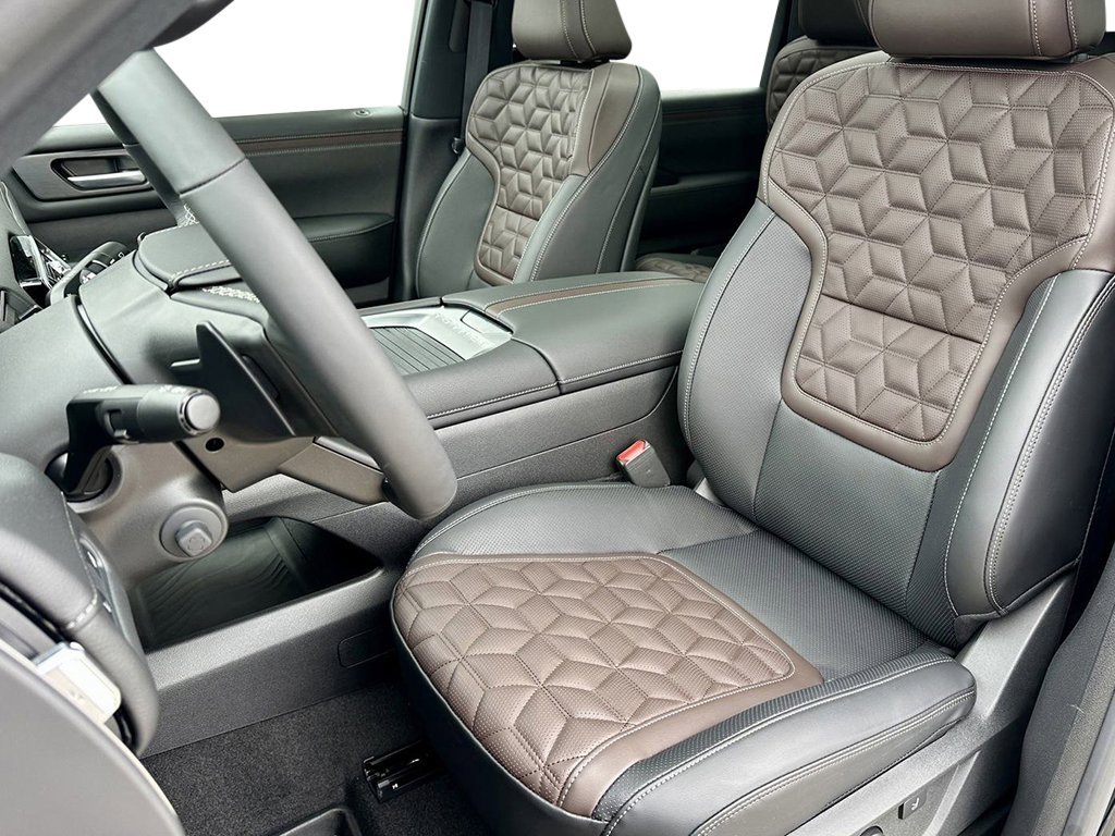 New 2026 Gun Metallic Nissan Platinum Reserve image 28