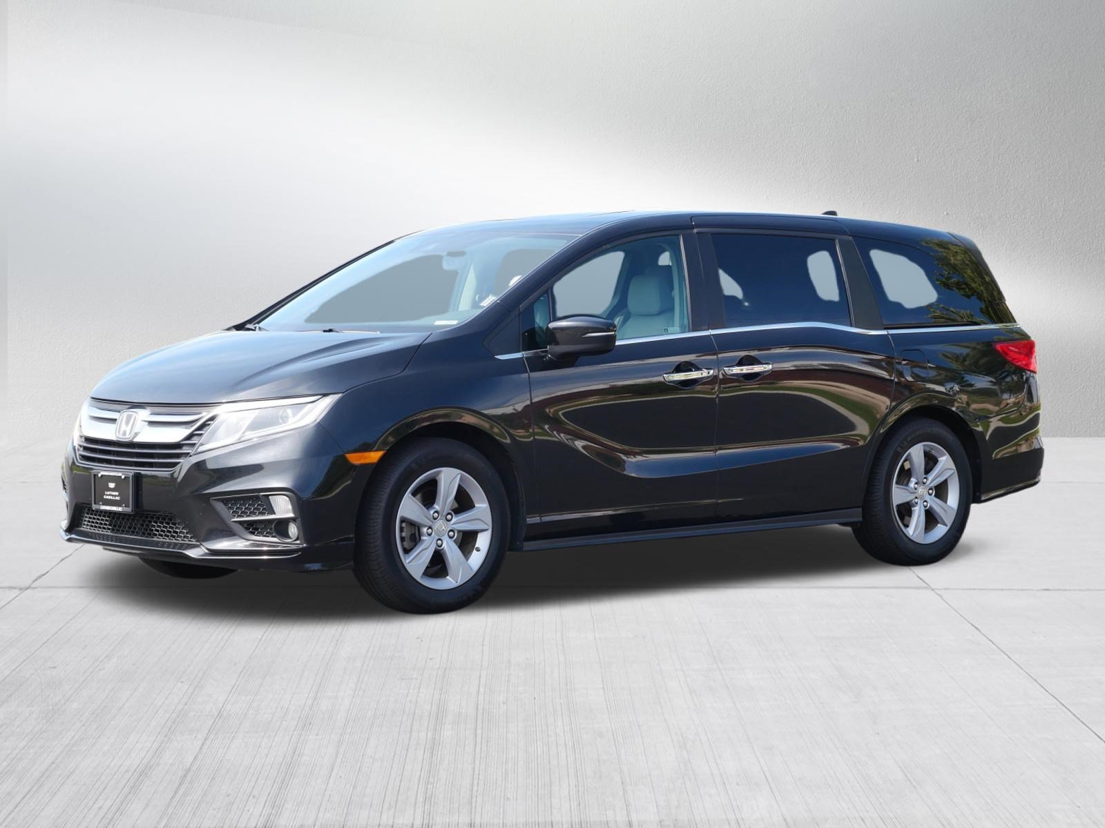 Used 2018 Honda Odyssey EX-L with VIN 5FNRL6H75JB097556 for sale in Vadnais Heights, Minnesota