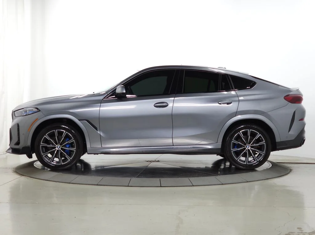 Used 2025 Gray BMW xDrive40i image 2