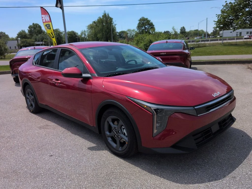2026 Kia K4 LXS AT's photo
