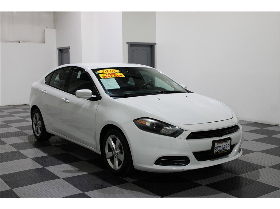 2016 Dodge Dart SXT photo 2