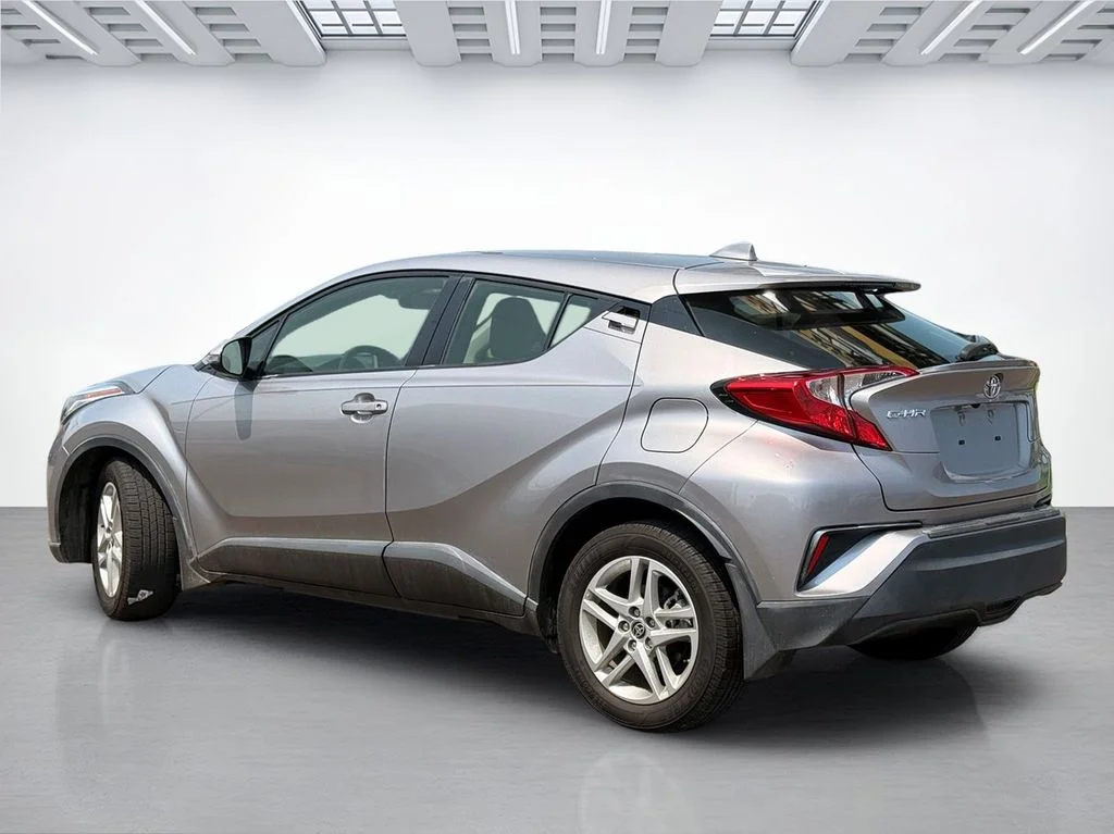 Used 2020 Silver Knockout Metallic Toyota LE image 7