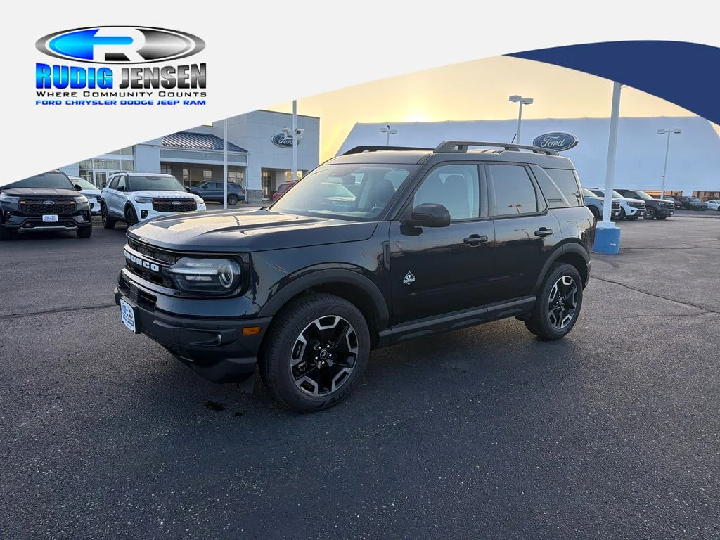 Used 2022 Blue Ford Outer Banks image 1