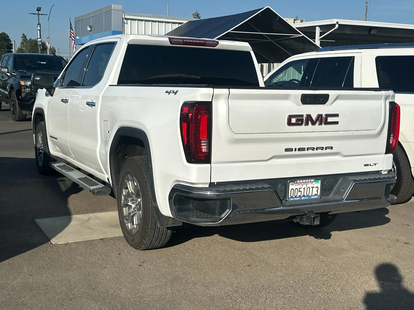 Used 2022 SUMMIT WHITE GMC SLT image 3
